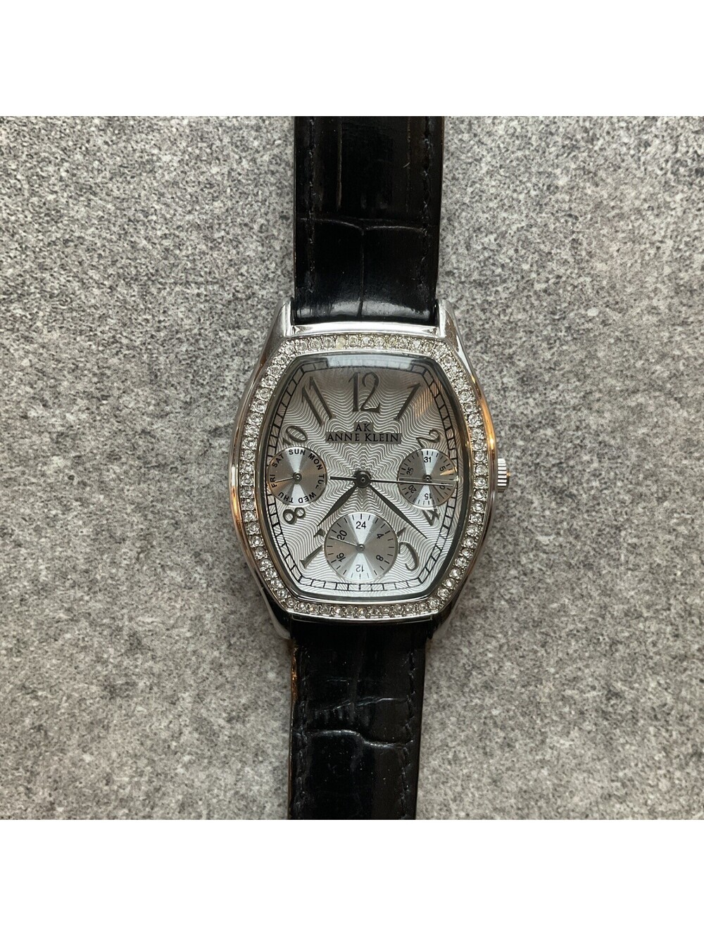 Beautiful Anne Klein Womens Watch 30mm Stainless Steel Case W/Crystal Accents BI